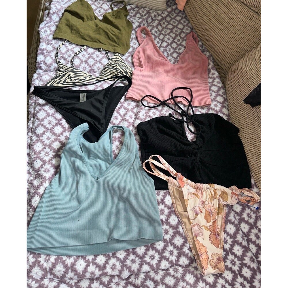 Women’s size medium bundle - Picture 3 of 3